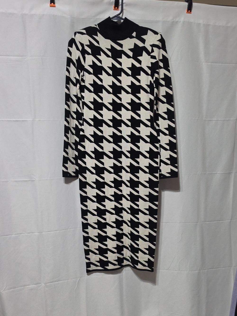 Sergio Hudson x Target Houndstooth Strong Shoulder Sweater Midi Dress. Size: XXS
